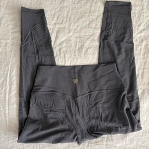 Aritzia leggings